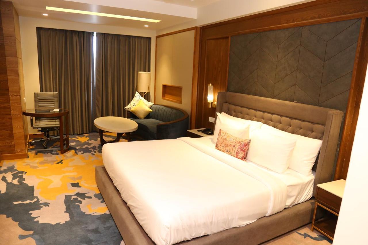 Dreamz Inn & Suites Zirakpur Luaran gambar