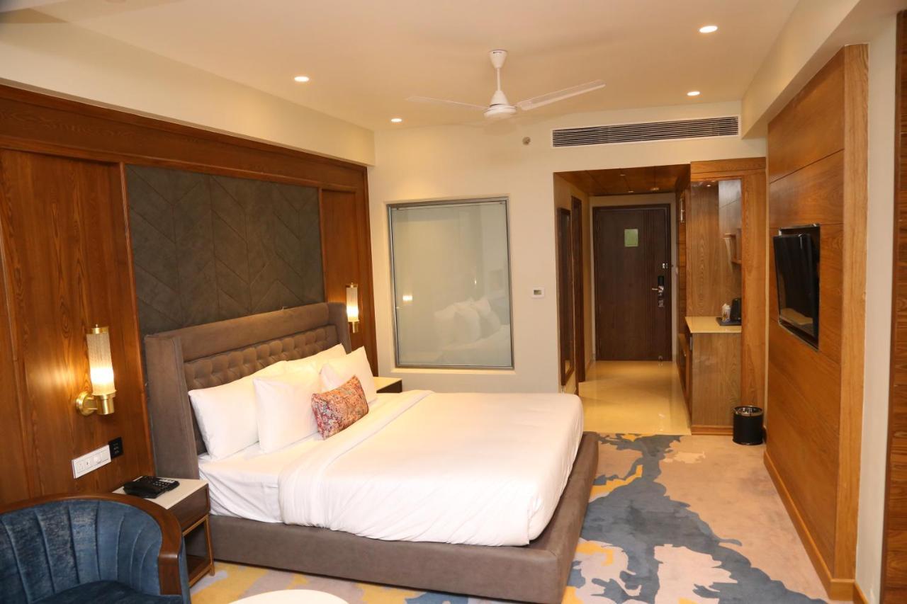 Dreamz Inn & Suites Zirakpur Luaran gambar