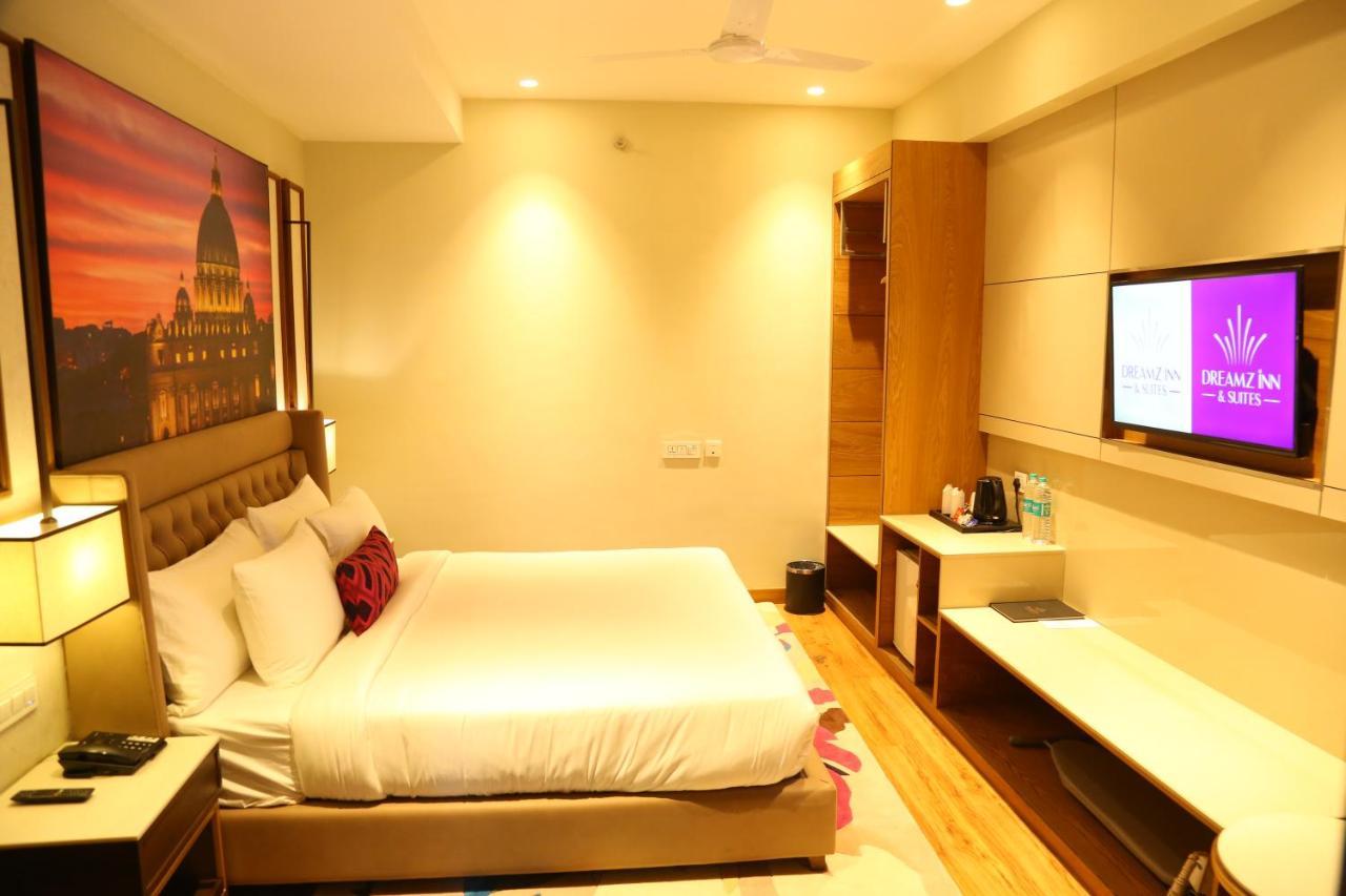 Dreamz Inn & Suites Zirakpur Luaran gambar